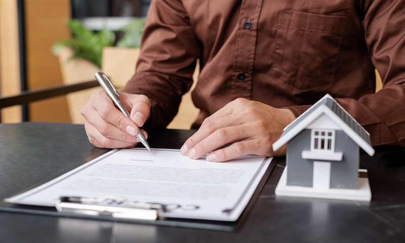 13 Important Lease Clauses to Include When Creating a Lease Agreement